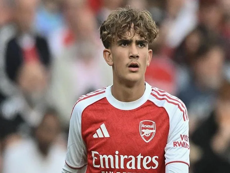 16岁66天,道曼成为阿森纳队史足总杯最年轻的出场球员